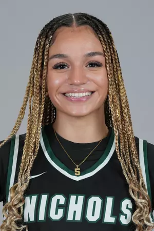 Abrianna Vazquez - 2020 Nichols College